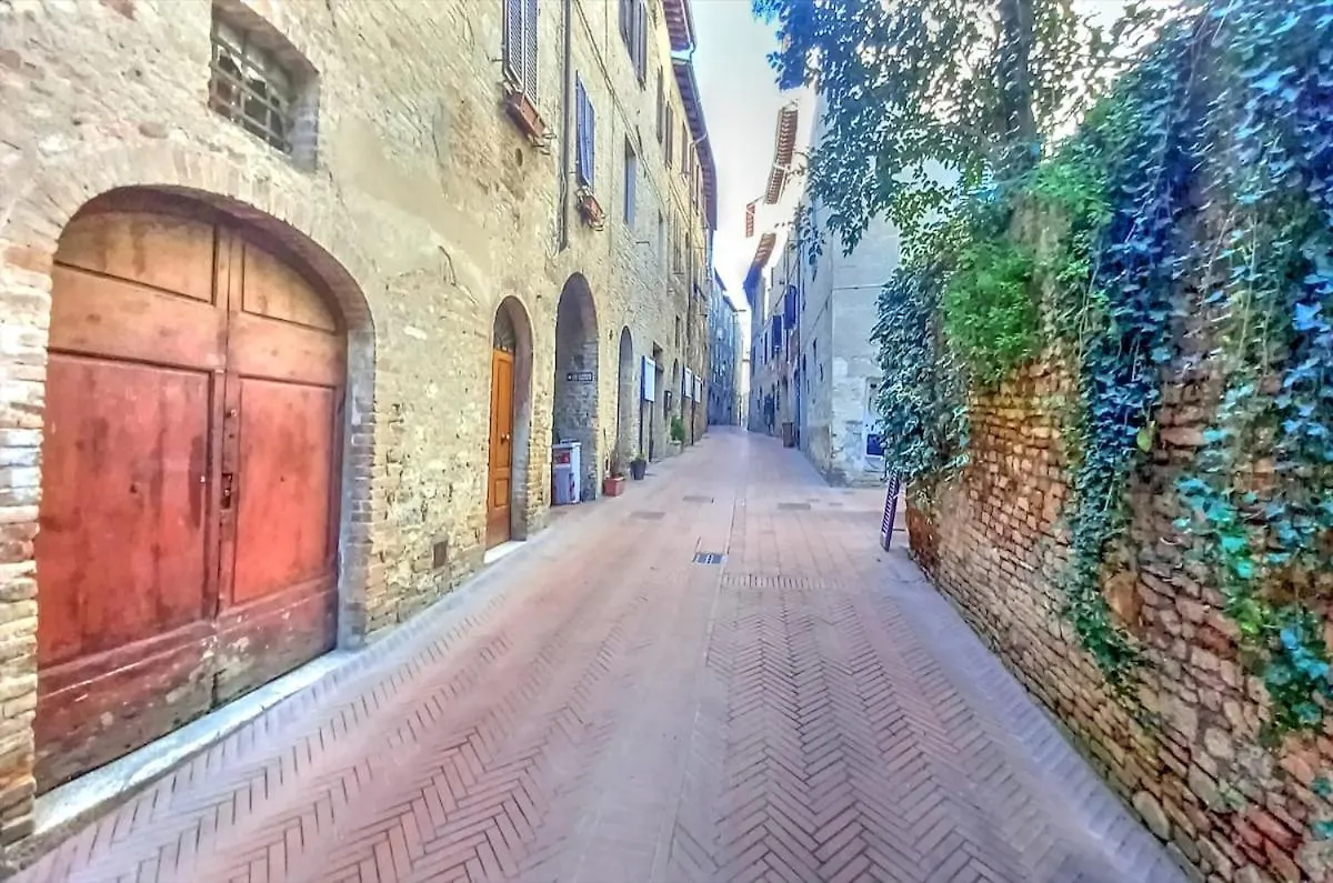 Casa Nella Corte Nel Centro Di San Gimignano Con Balcone Panoramico Wifi E Garage Auto Privato Appartamento