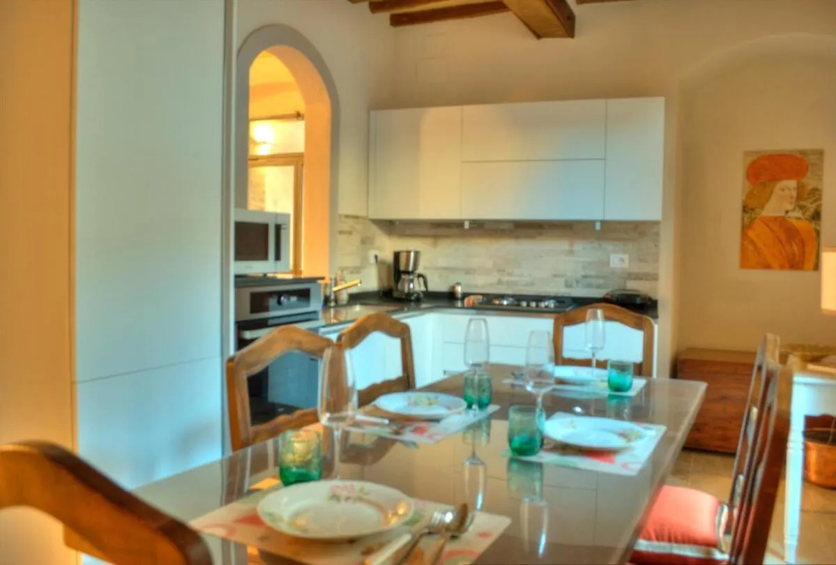 Casa Nella Corte Nel Centro Di San Gimignano Con Balcone Panoramico Wifi E Garage Auto Privato 0*,  Italia